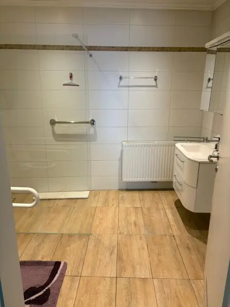 Größzügiges Zweifamilienhaus im Herzen von Breitenbrunn