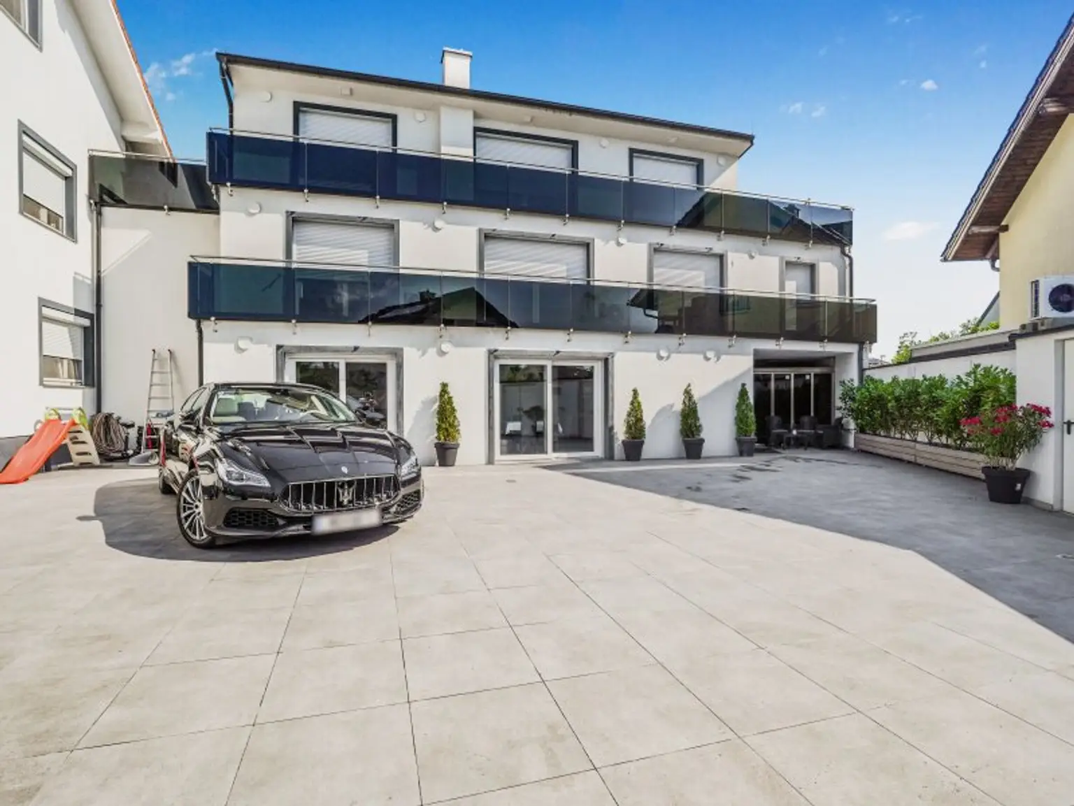 Stilvolles Terrassenhaus in Vösendorf – auch für Diplomaten, Expats & Kanzleien