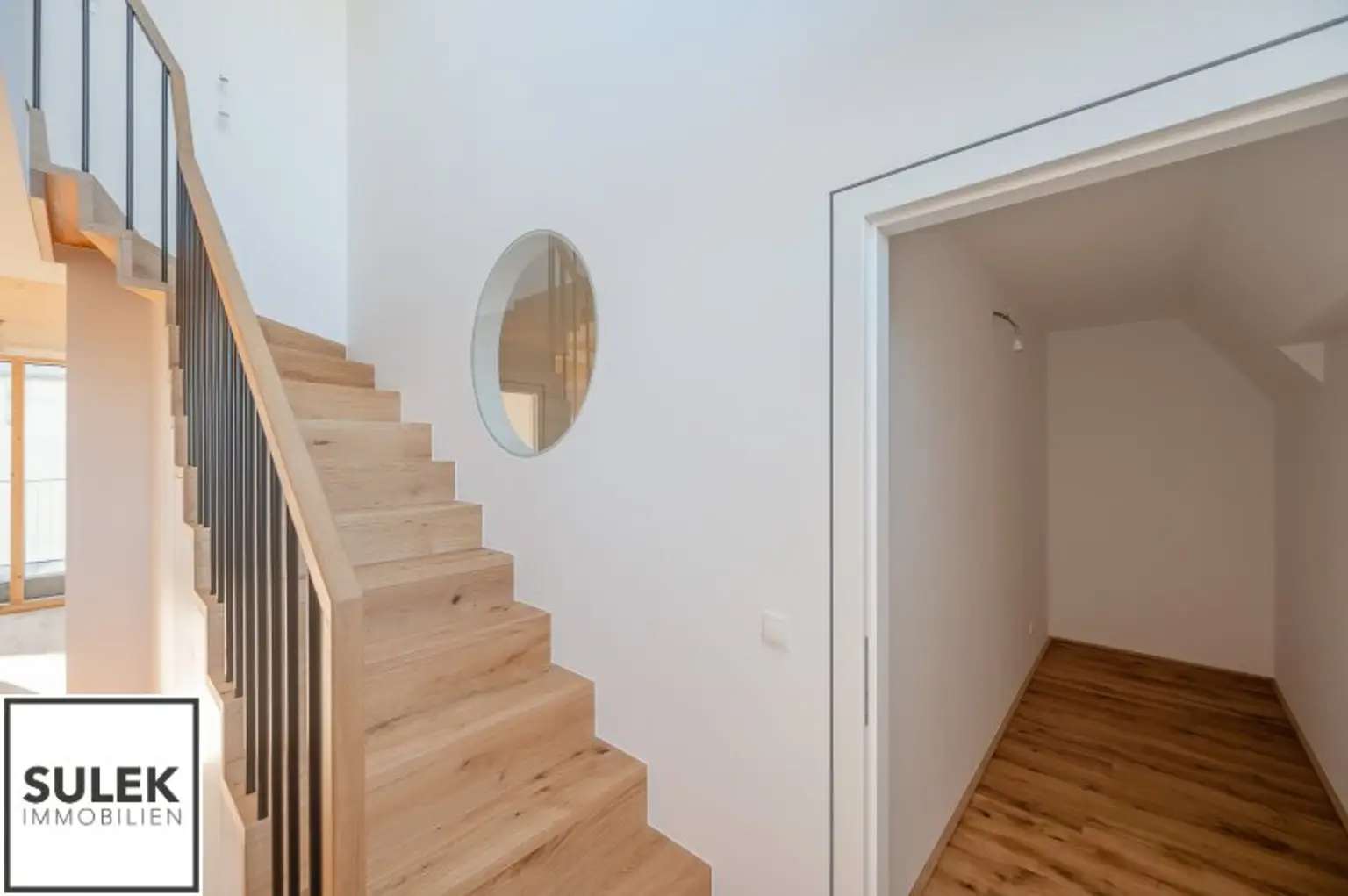 Erstbezug: traumhafte DG-Maisonette mit 3 Schlafzimmern und 2 Bädern