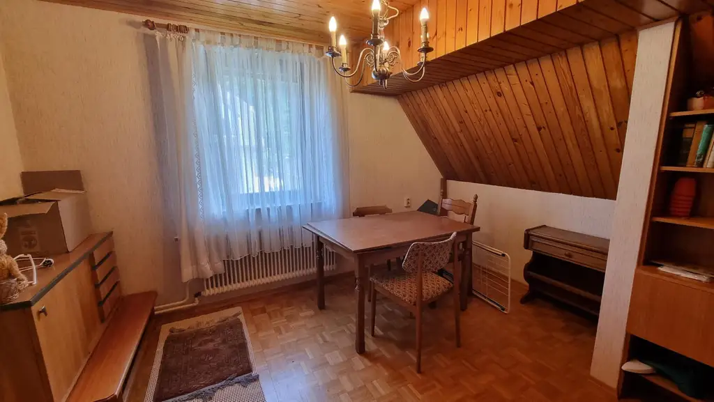 Wohnen in ruhiger Siedlungslage - Einfamilienhaus in Heuberg
