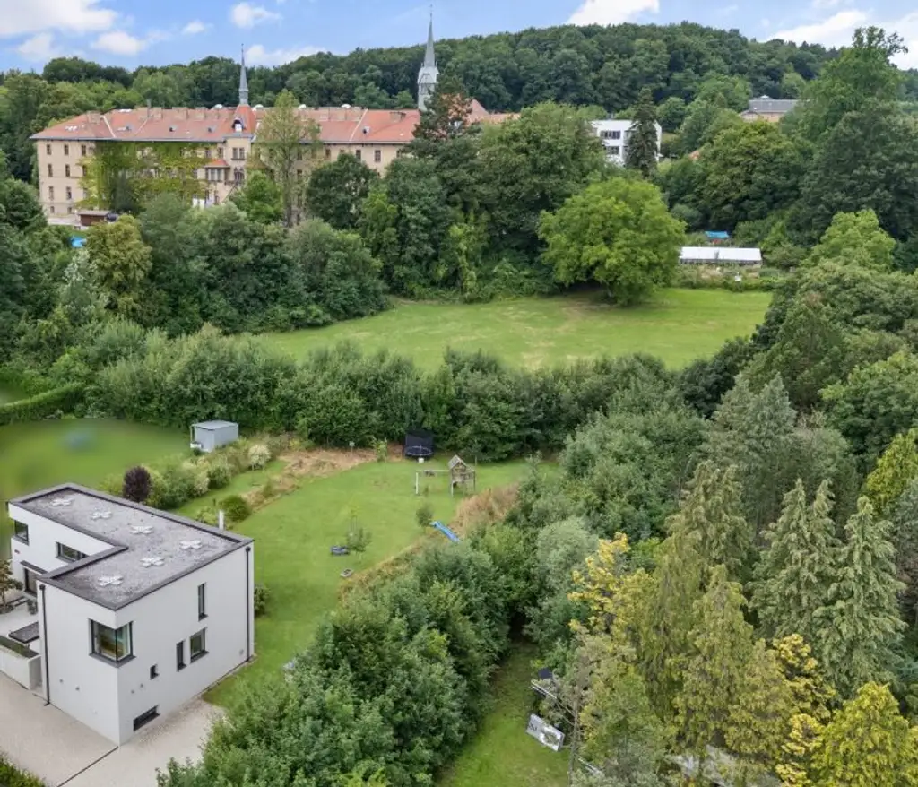 Exklusives Einfamilienhaus mit Blick auf das Sacré Coeur in Pressbaum