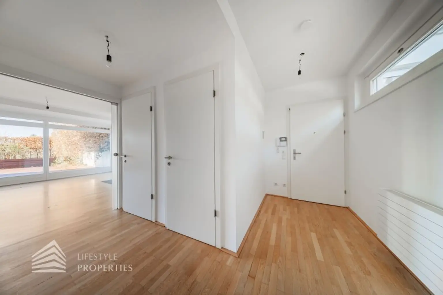 Wunderschöne 4 - Zimmer Wohnung mit Terrasse und Garten