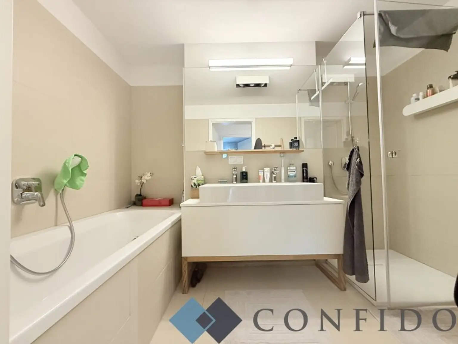 Hochwertig und modern - Traumhafte 3 Zimmerwohnung in bester Lage Badens - Stellplatz inklusive