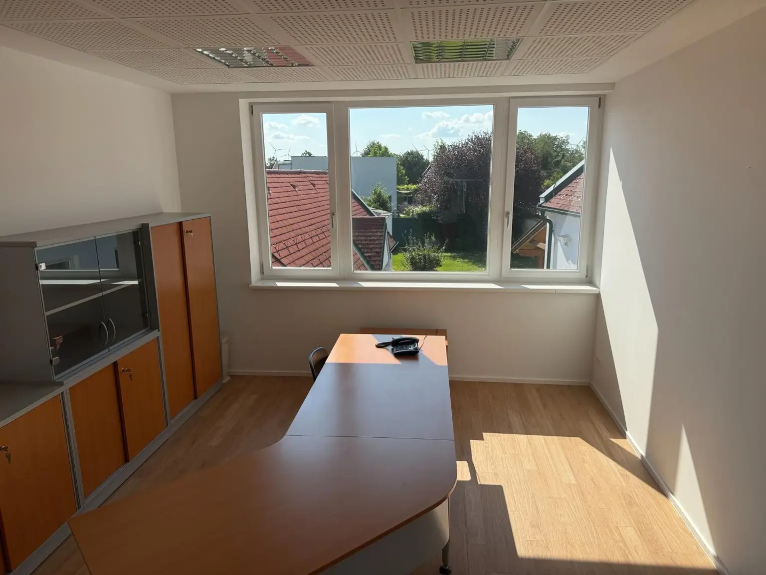 Büro, Praxis, Studio, Atelier repräsentativ, hell, im Zentrum