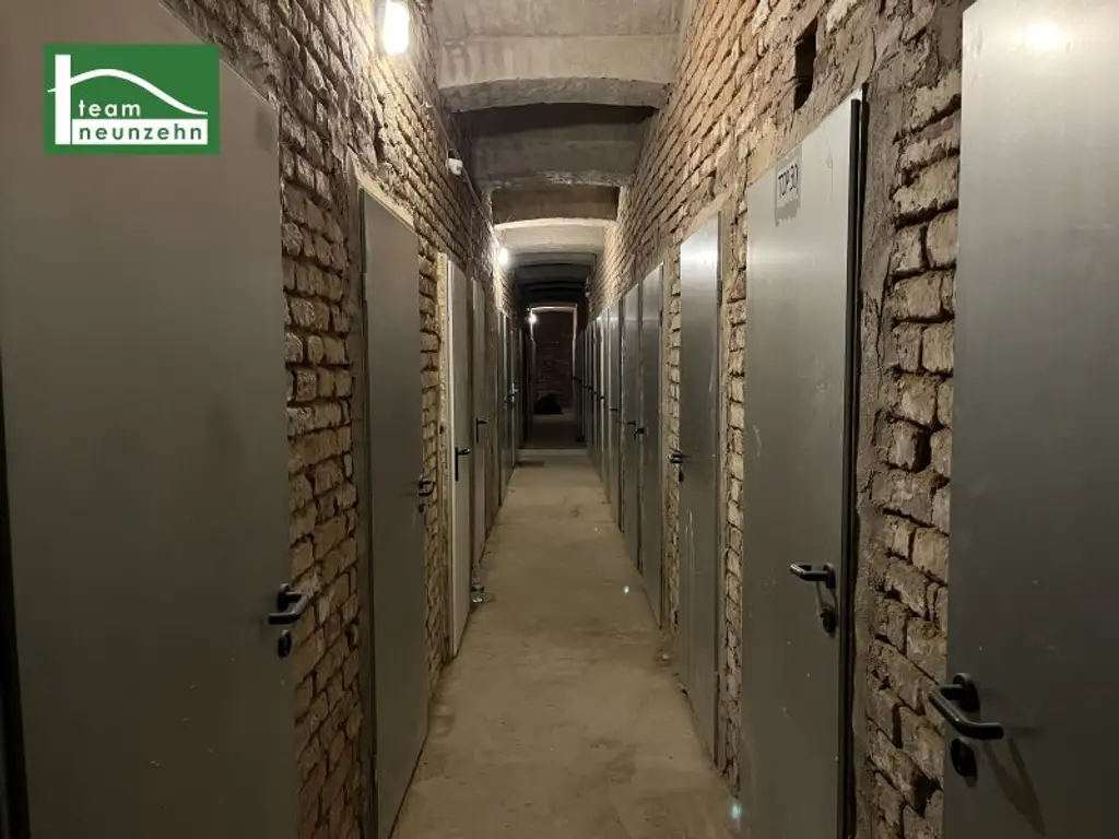 FÜR DEN EIGENBEDARF ODER ALS INVESTMENT MIT CA. 3,5% RENDITE! SEHR GUTER ZUSTAND! SANIERTE & MÖBLIERTE DACHGESCHOSS-WOHNUNG INKL. KÜCHE! SOFORT BEZIEH- ODER VERMIETBAR!