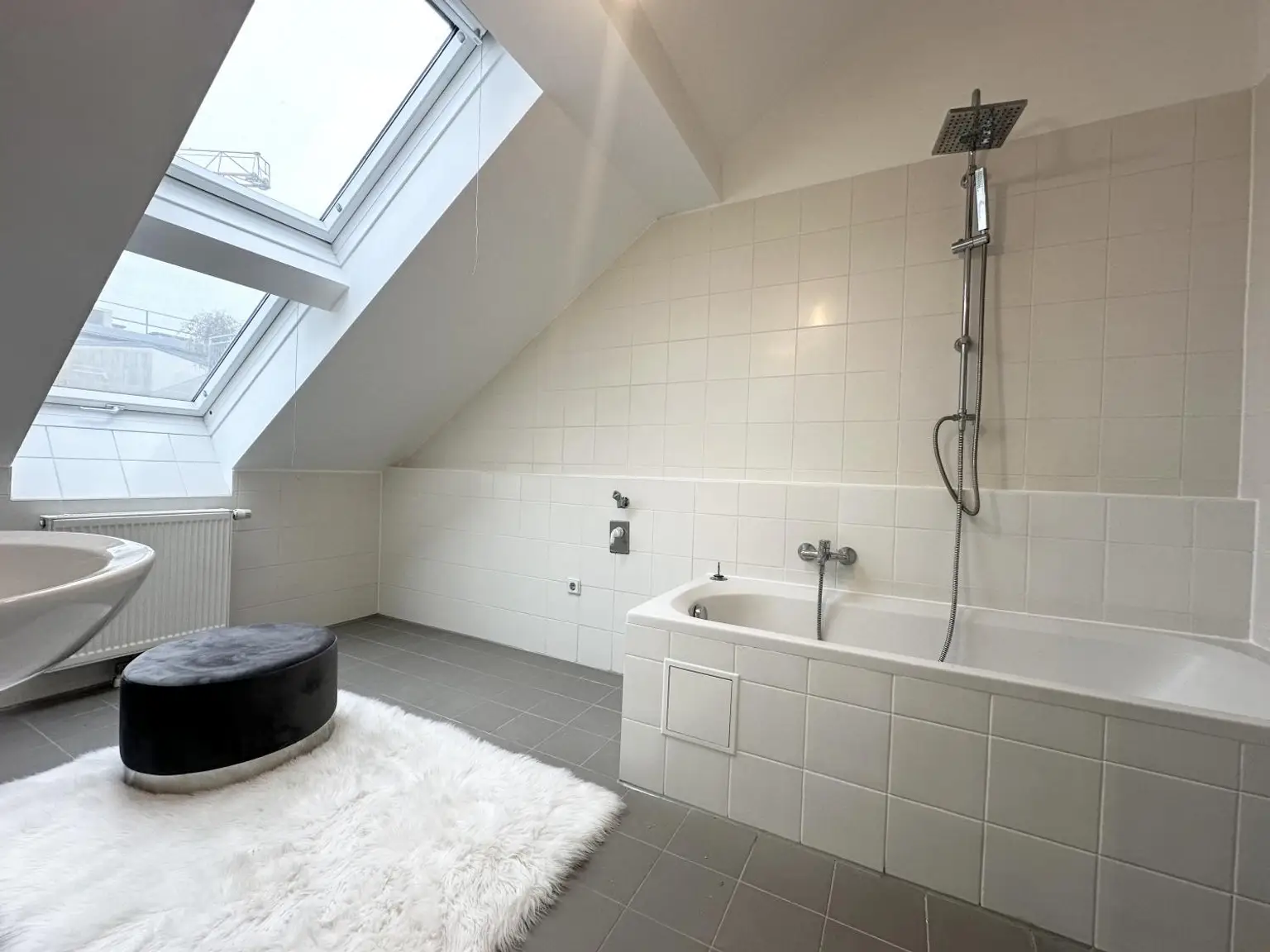 Einziehen, Aufatmen, Ankommen - Ihre Dachgeschosswohnung mit Terrasse in bester Lage des 15. Bezirk