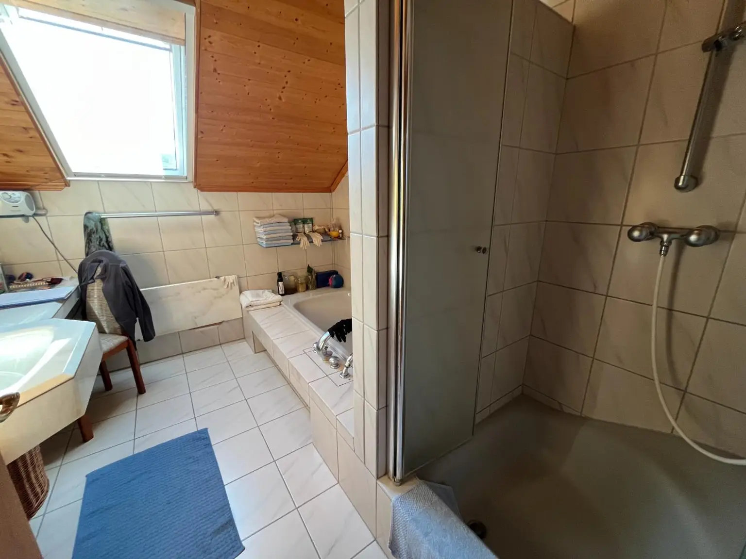 Dachgeschoss - Badezimmer