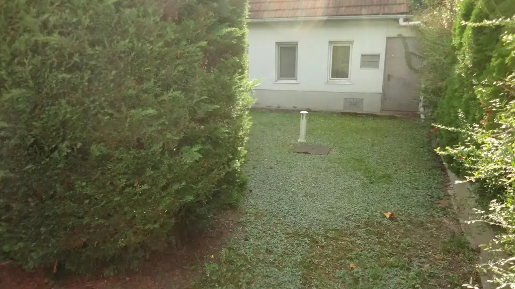 Grundstück mit Altbestand in attraktiver Wohngegend in Oberlaa !