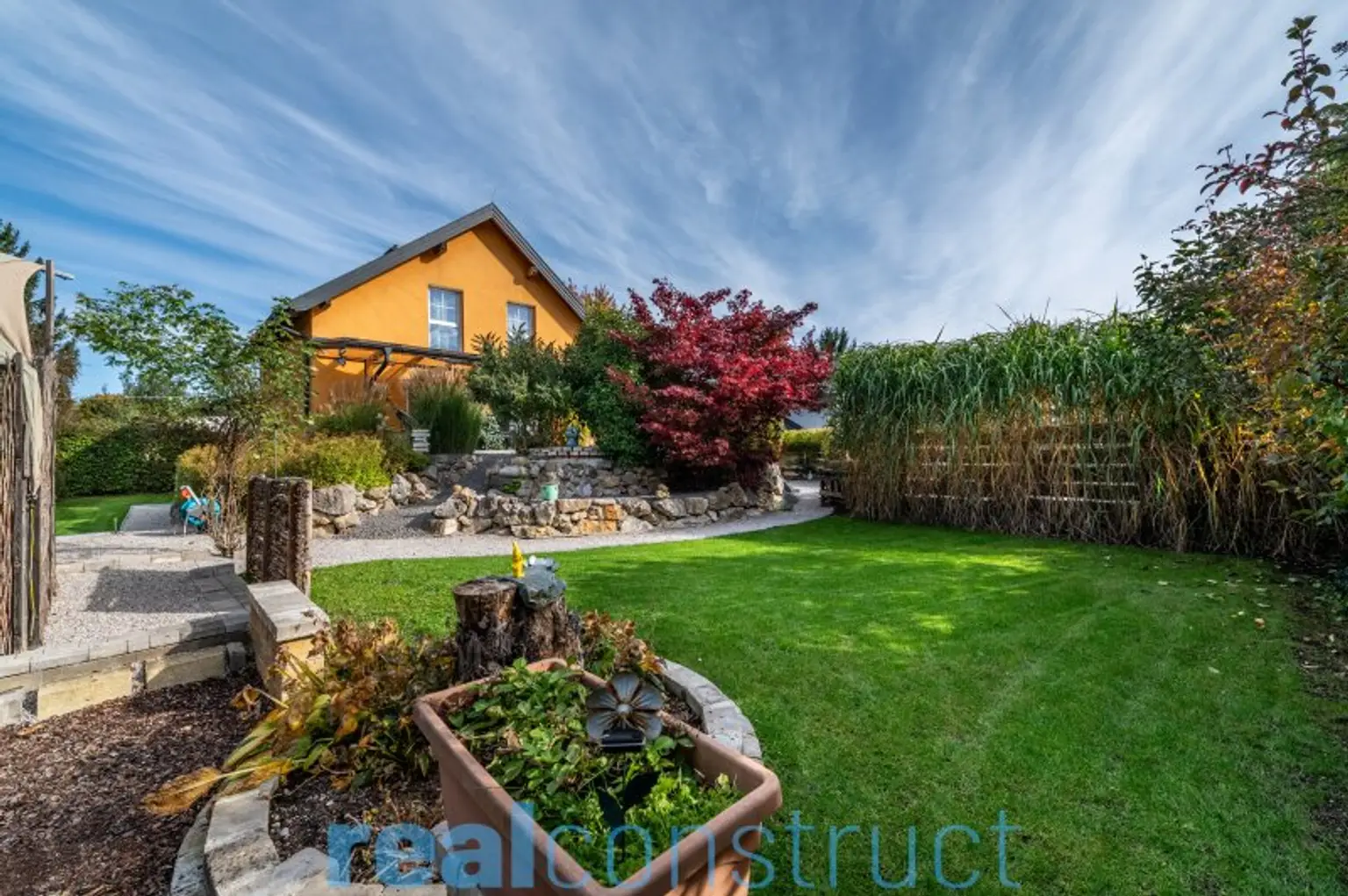 Ökologisch nachhaltiges Einfamilienhaus mit ERDWÄRME-Heizung in bester Lage von Bad Erlach