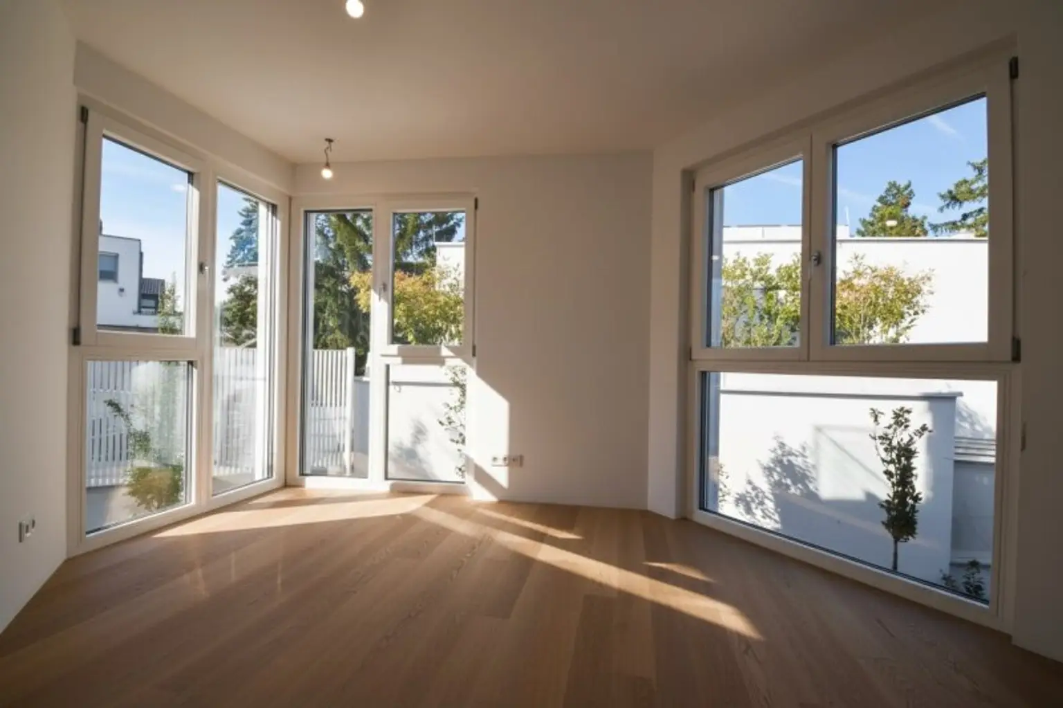 THE UNIQUE HILL SIDE RESIDENCES