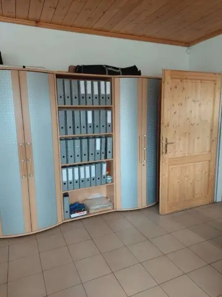 GEWERBEOBEKT MIT RENDITE-MÖGLICHKEIT: BÜRO - LAGER - WERKSTATT - STELLFLÄCHEN