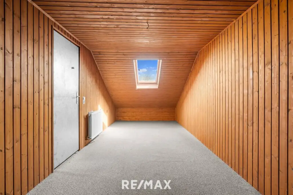 Renovierungsbedürftiges Einfamilienhaus mit Garten und Garage – Ihr neues Zuhause in Toplage