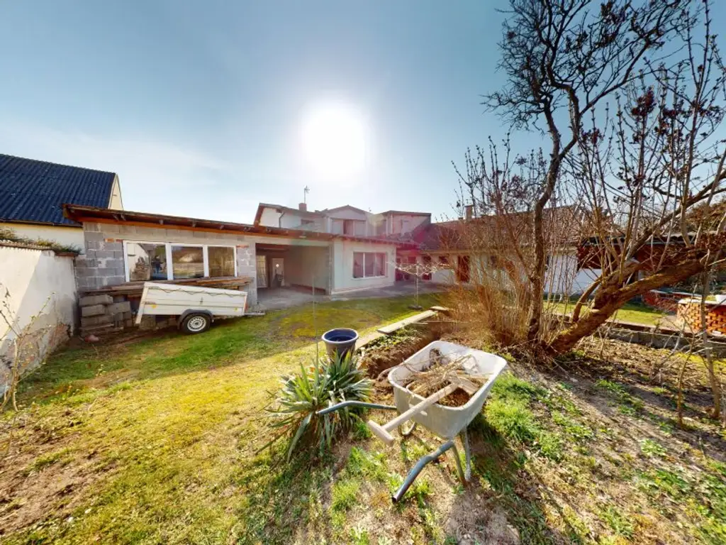 SANIERUNGSSCHNÄPPCHEN! Wer hier Hand anlegt, erfüllt sich seinen Wohntraum! Nähe Therme "Silent Spa"!