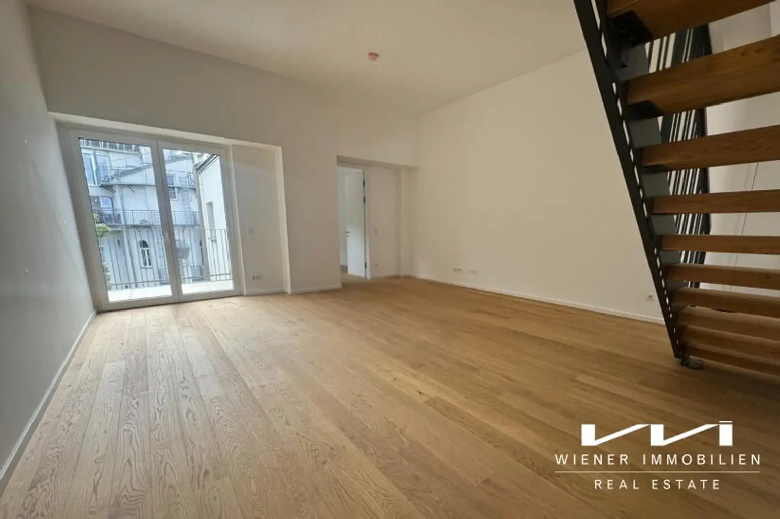 Modernes Wohnen im Herzen Wiens: Luxus Dachgeschoß mitten in Wieden