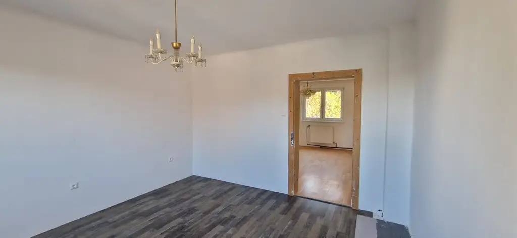 Freistehendes Wohnhaus mit Garten