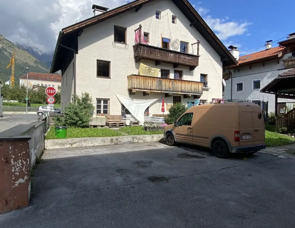 Grundstück mit viel Potenzial und Altbestand in Absam