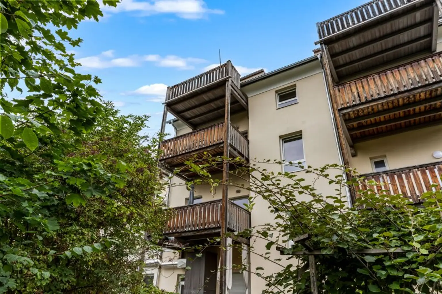 Charmante 3-Zimmer-Dachgeschosswohnung mit Terrasse und Bergblick in Klagenfurt!