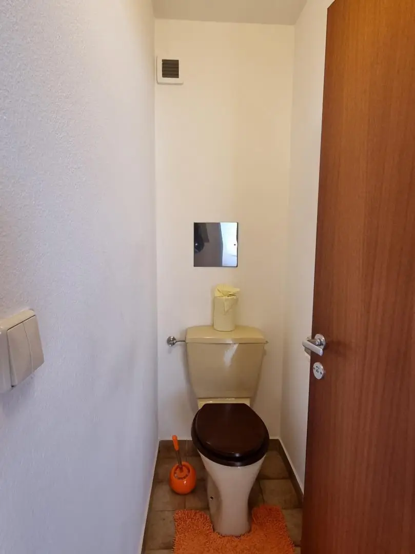 WOHNUNG  MIT  WOHNRECHT