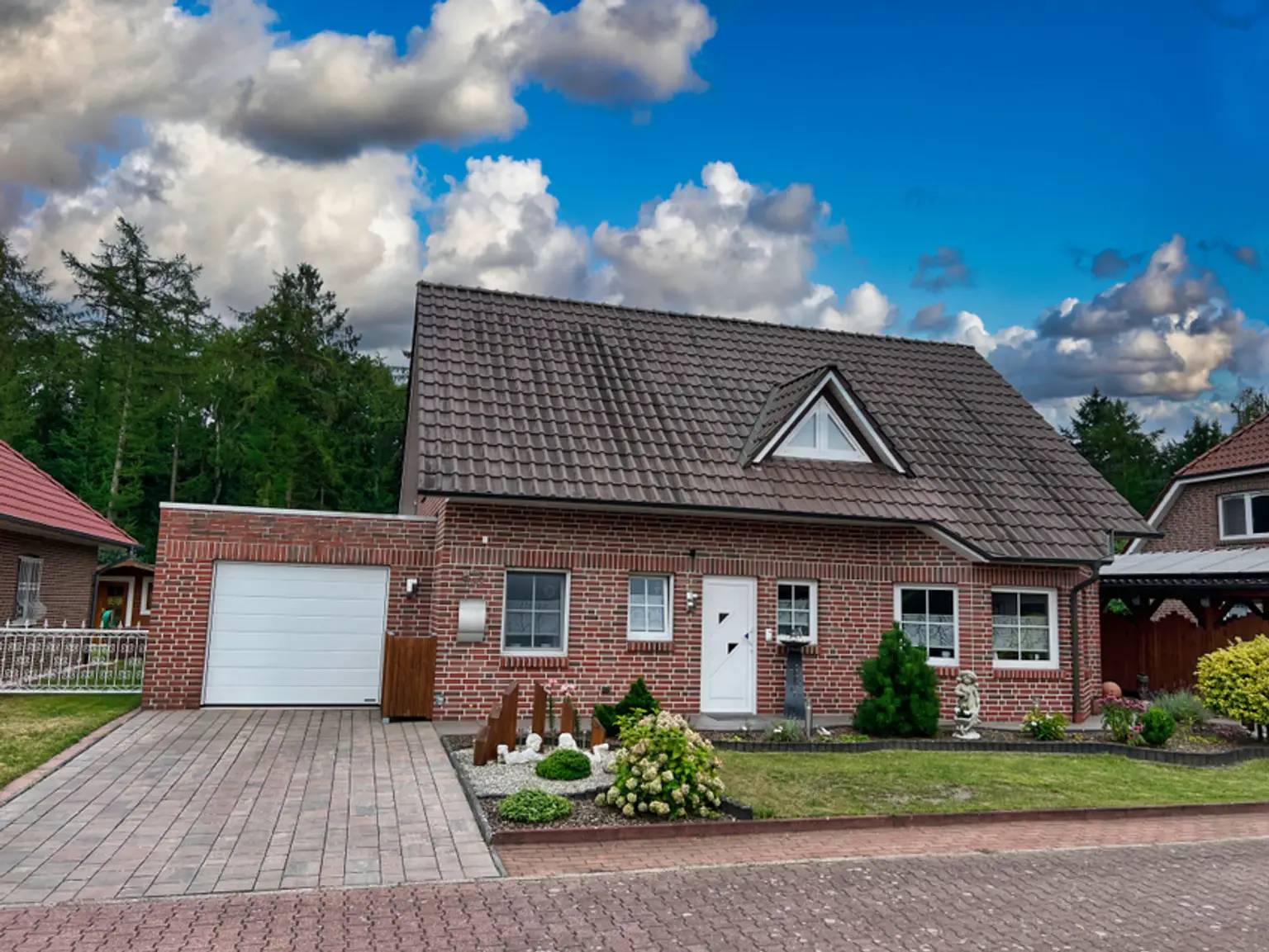 In toller Waldrandlage! TOP-gepflegtes Einfamilienhaus in Rastdorf!