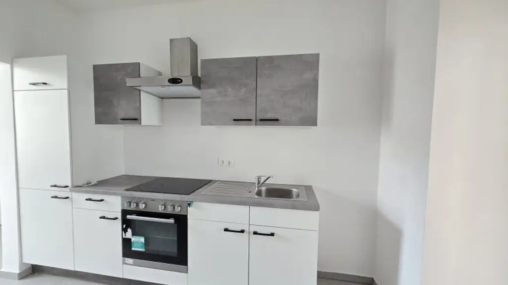 Erstbezug 2 Zimmer, Lichtdurchflutete Räumlichkeiten