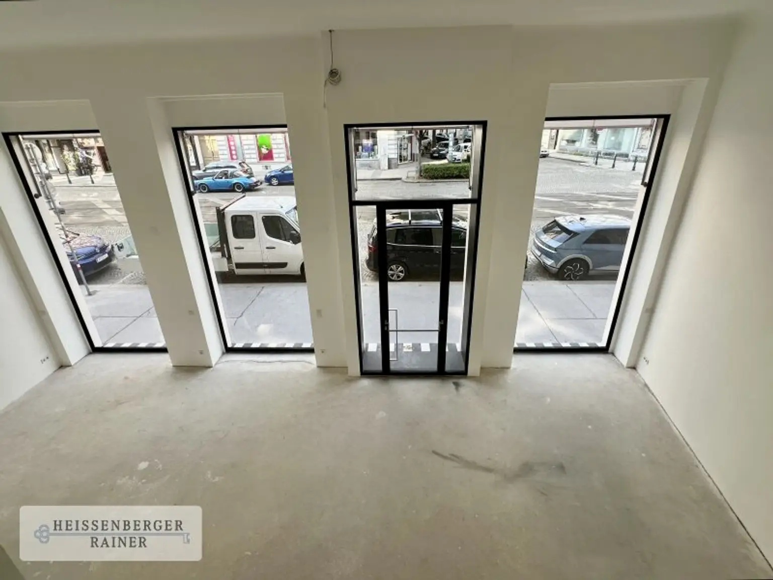 BOUTIQUE RETAIL SPACE /// BESTLAGE IM SERVITENVIERTEL