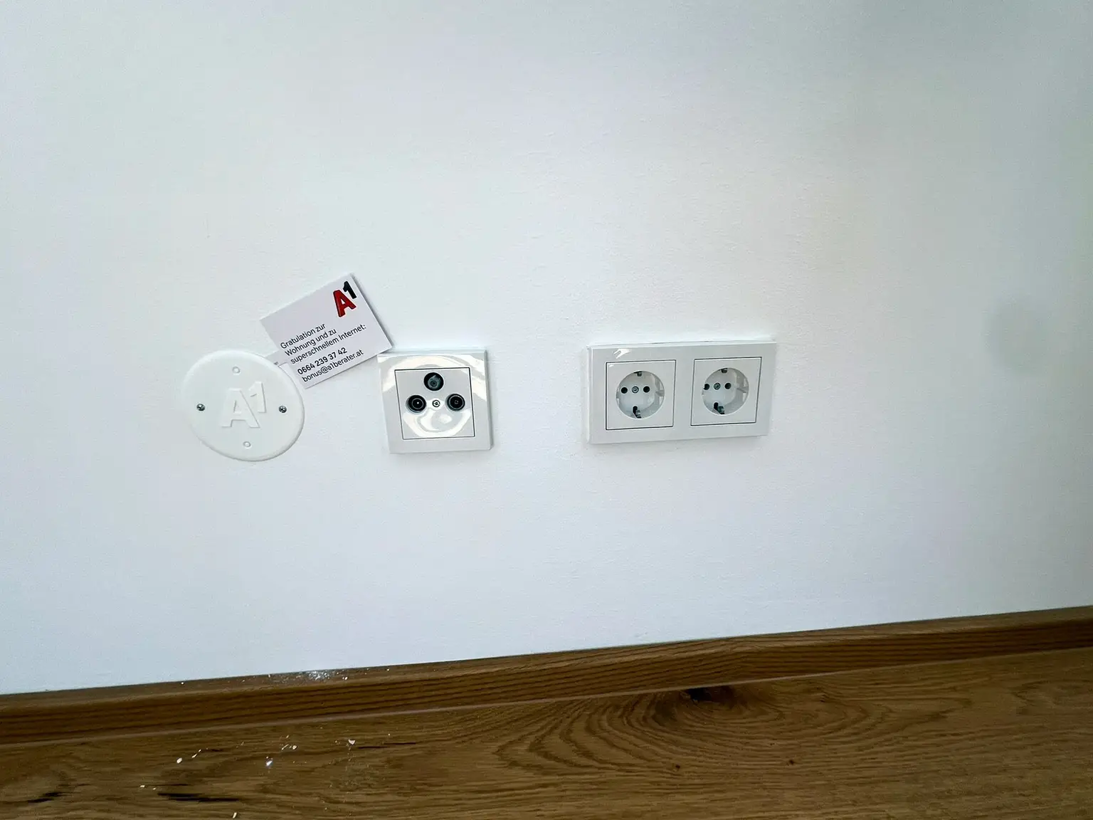 WohnKüchenRaum Anschlüsse für Glasfasernetz