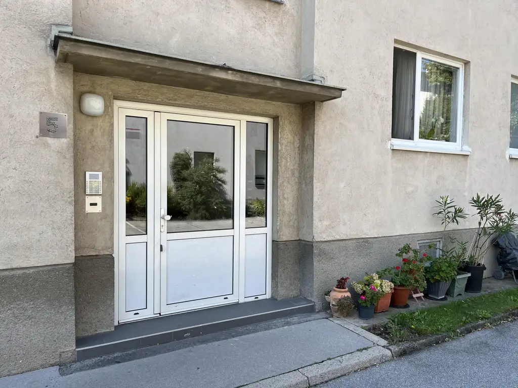 Traumhaft renovierte 2-Zimmer-Wohnung in TOP-Lage