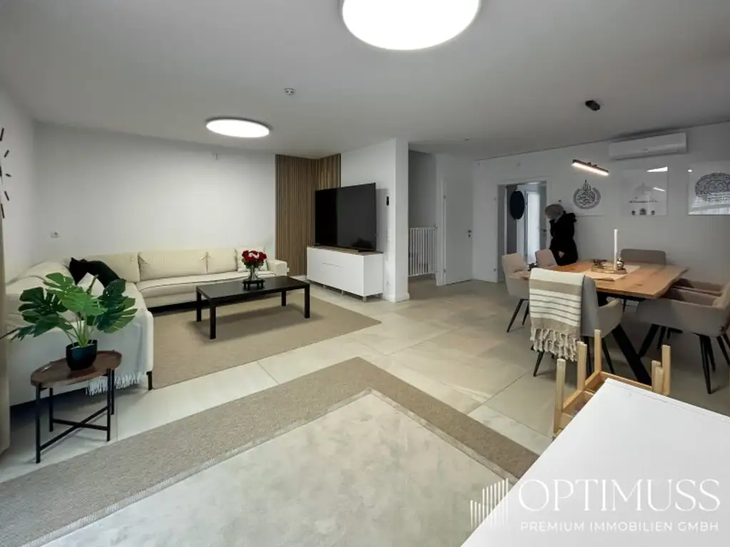 Moderne Doppelhaushälfte mit Terrasse, Pool , Garten & hochwertiger Ausstattung - Exklusives Wohnen in Gerasdorf !