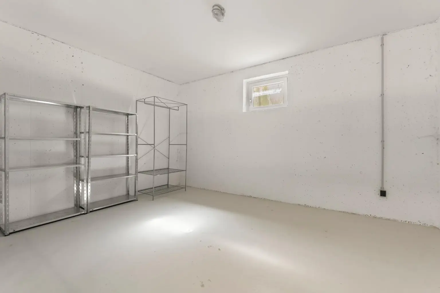 Für Anleger und Eigennutzer: Seenahe, moderne Wohnung mit Terrasse
