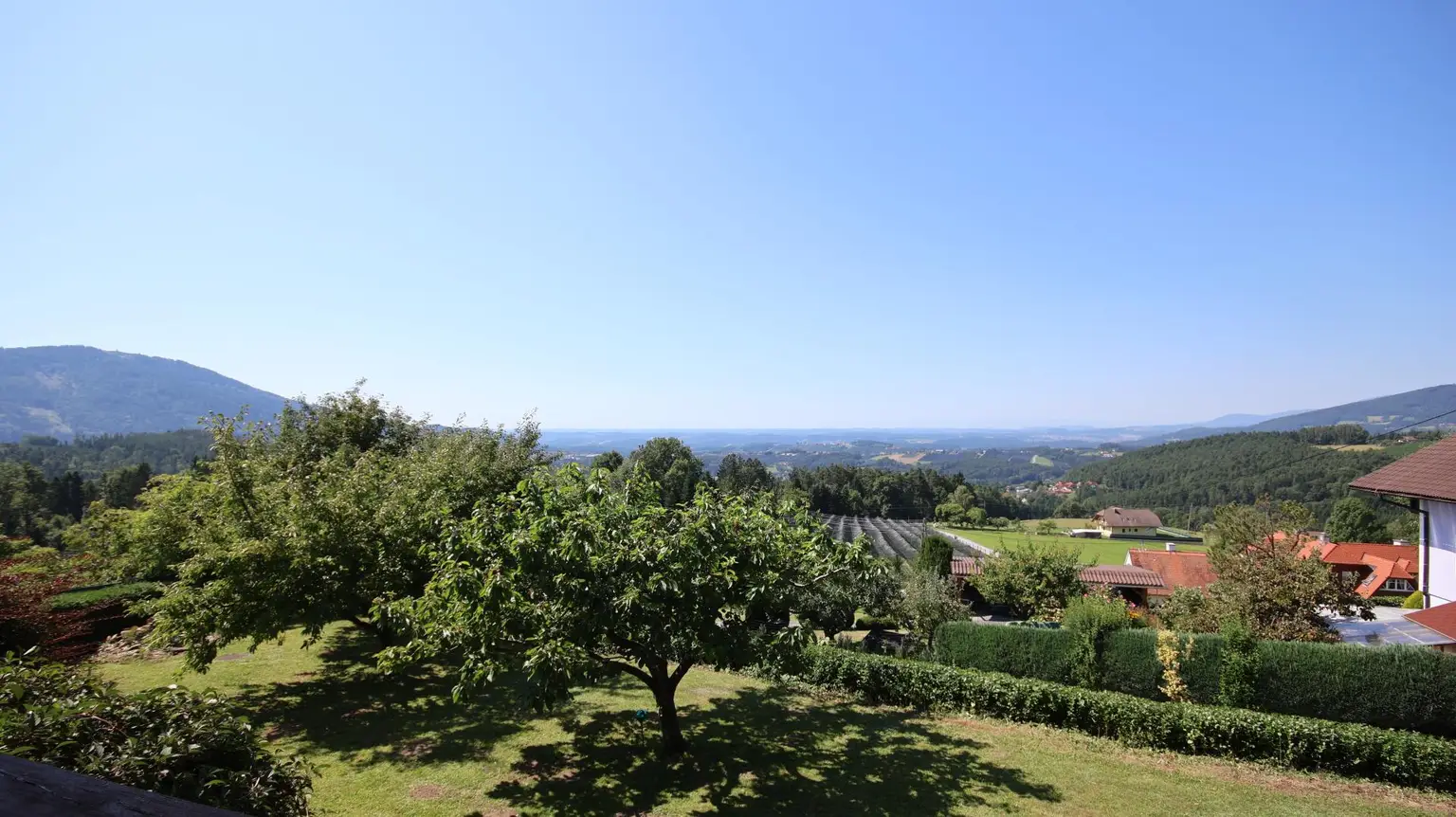 Wohnen wo andere Urlaub machen - Haus mit Traumaussicht nahe Stubenbergsee
