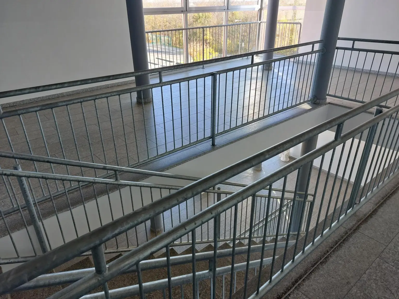 Wohnen am Seepark, leistbare Dreizimmertraumwohnung mit Dachterrasse!