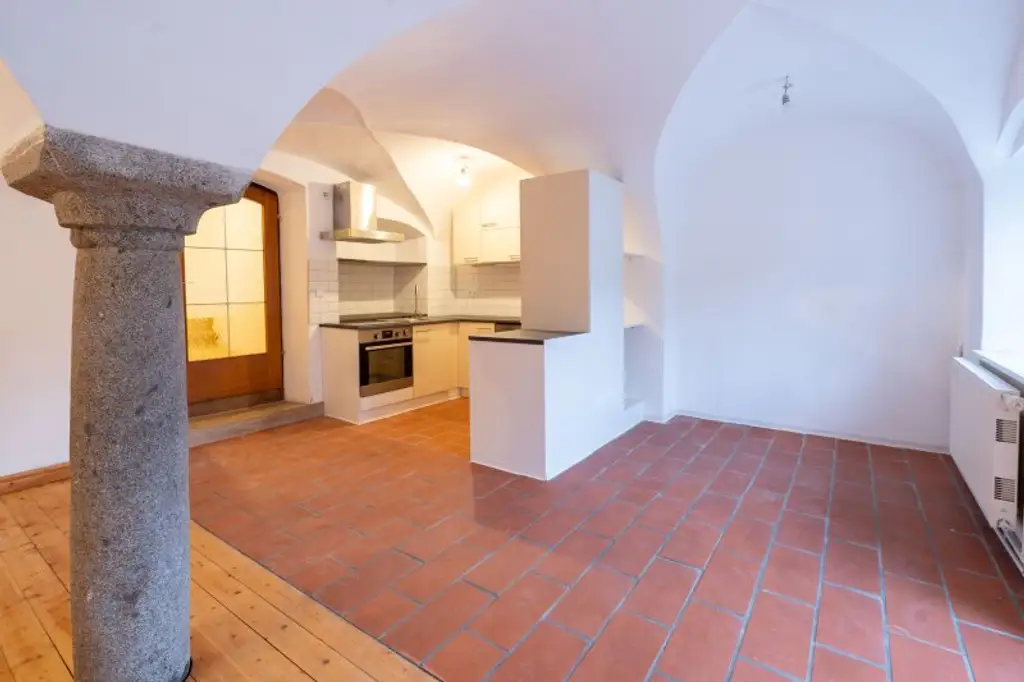 Bestandsfreies Mehrparteienhaus mit 5 Wohnungen + 1 Geschäftslokal in Toplage von Obernberg am Inn zu kaufen!