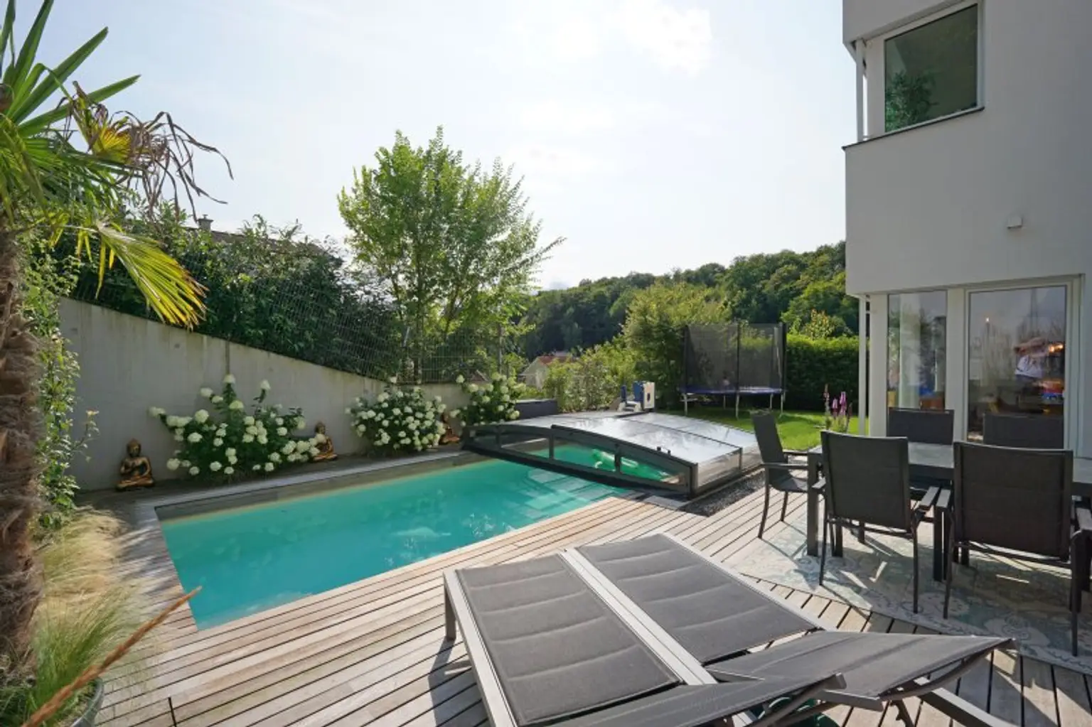 Doppelhaushälfte mit Pool in Ruhelage - Hochwertige Ausstattung!