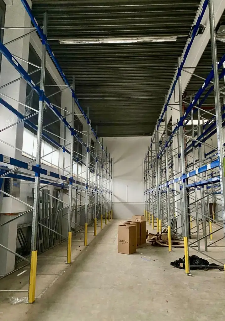 ab 1.7.2026 LAGERHALLE- Raumhöhe 8,5m - Ideal für Hochregal ! 839 m²-  Abfahrt Inzersdorf- (Süd Ost Tangente)