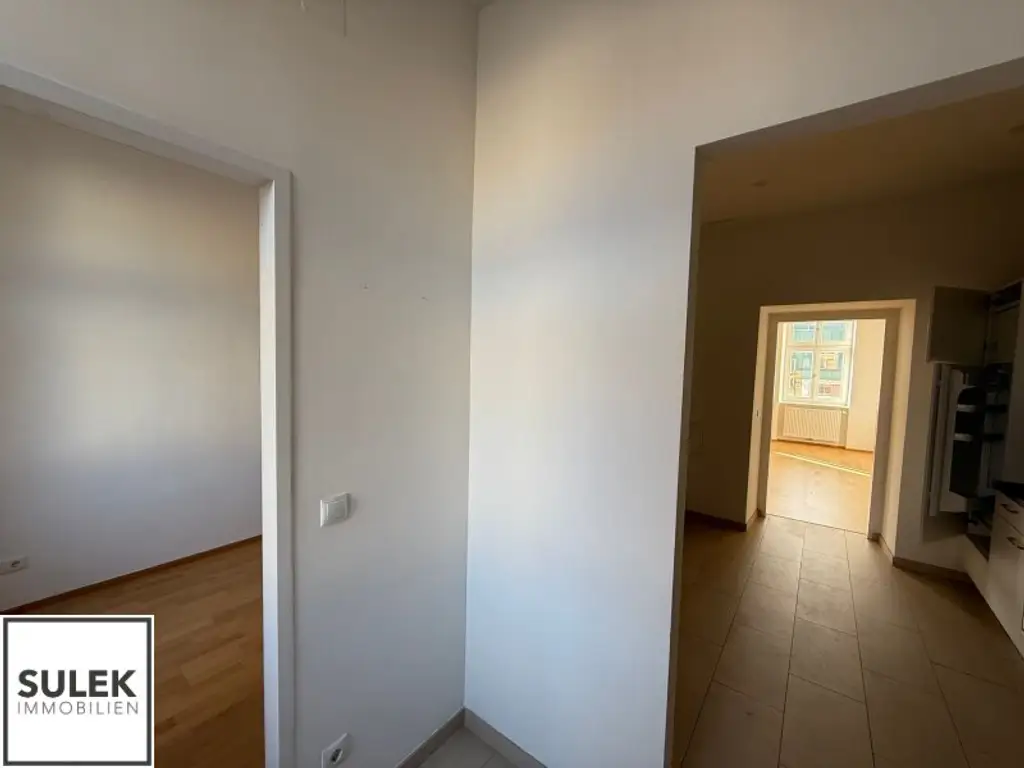 Ganzes Haus zu mieten: 1 Geschäftslokal, 1 Büro, 2 Wohnungen nahe U1