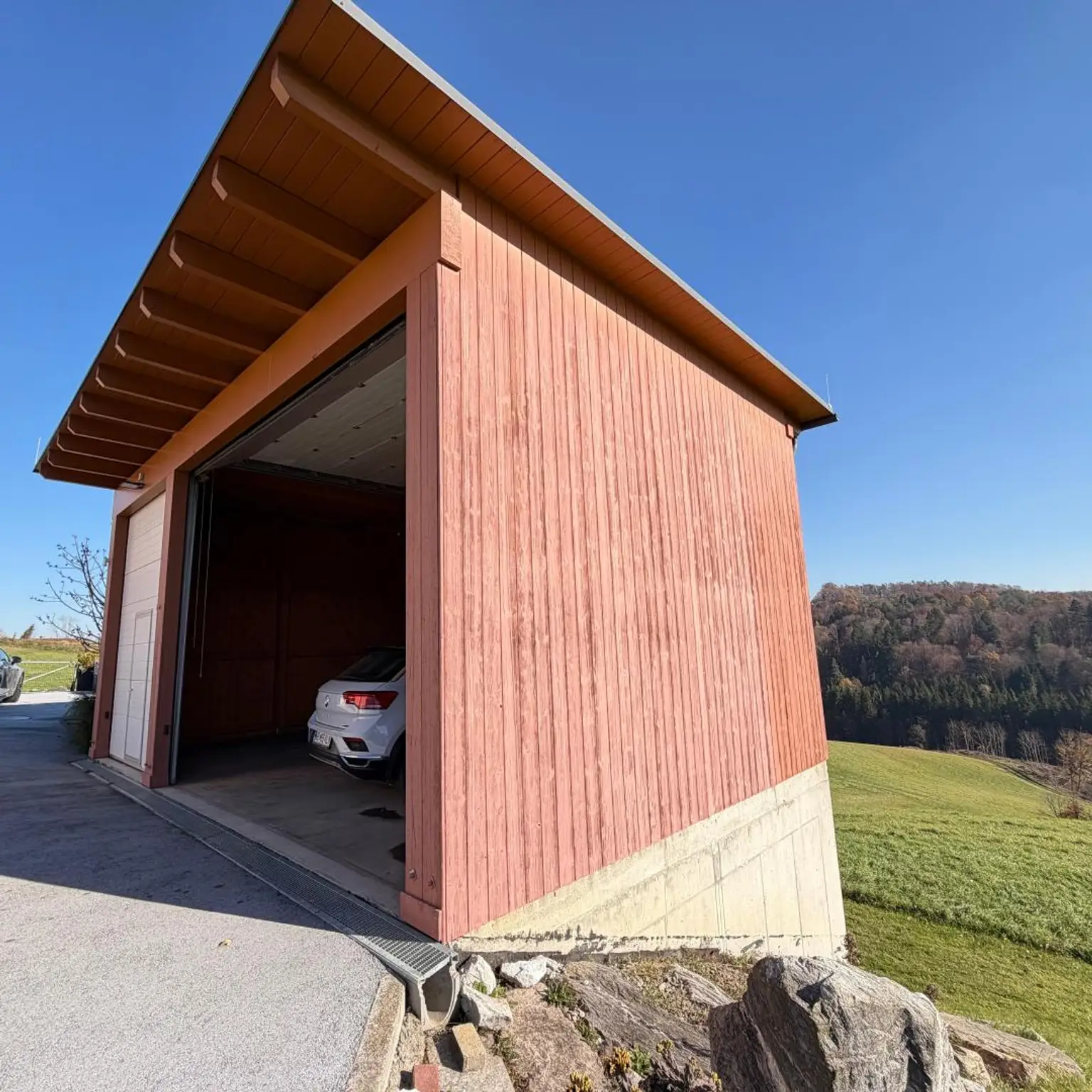 Wohnen in Aussichtslage mitten in der Natur auf  8 Ha. Grund, ehemalige Hofstelle!