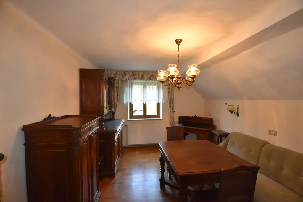 Gemütliches Einfamilienhaus mit großem Grundstück