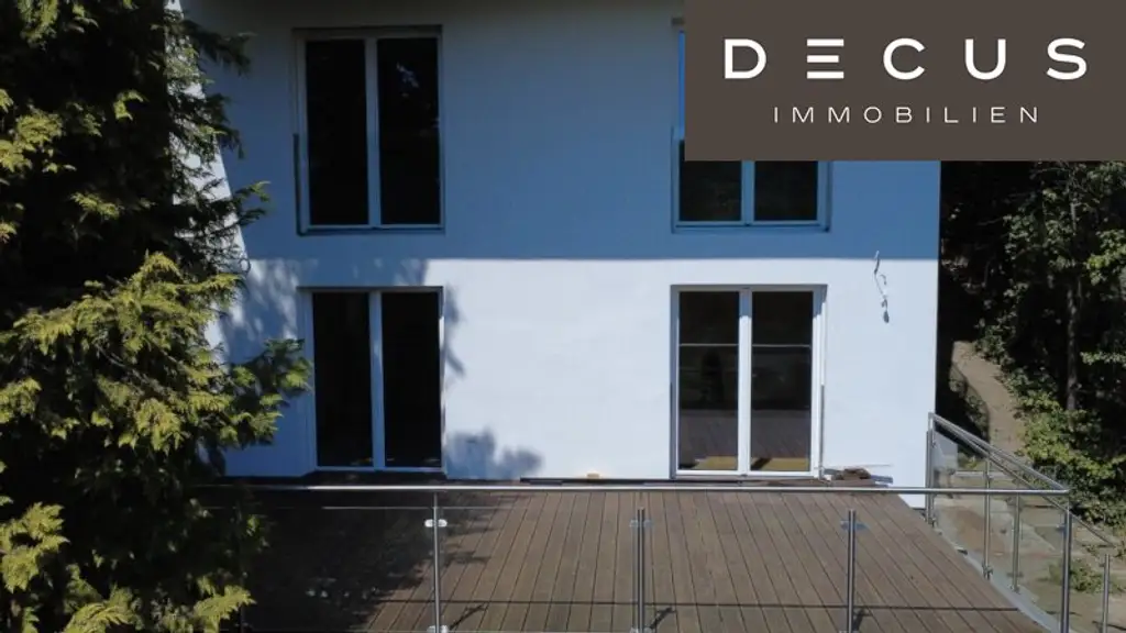IDYLLE - EINFAMILIENHAUS IN ROMANTISCHER HANGLAGE - ERSTBEZUG NACH KOMPLETTSANIERUNG ZUM NIEDRIGENERGIEHAUS - FERNBLICK