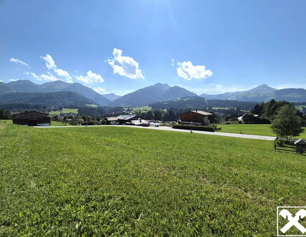 Sonniges Grundstück mit genehmigtem Bauplan