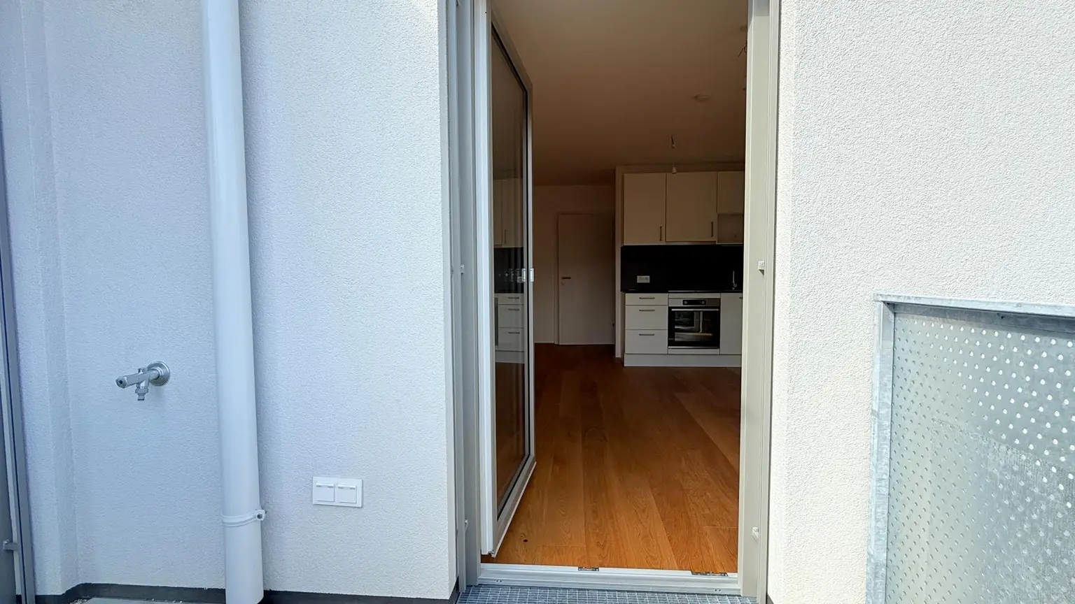 Balkon und nachhaltiges Wohnen in Essling, in deckengekühlter Ruhelage (weitere 2 Zimmer mit Balkon frei)