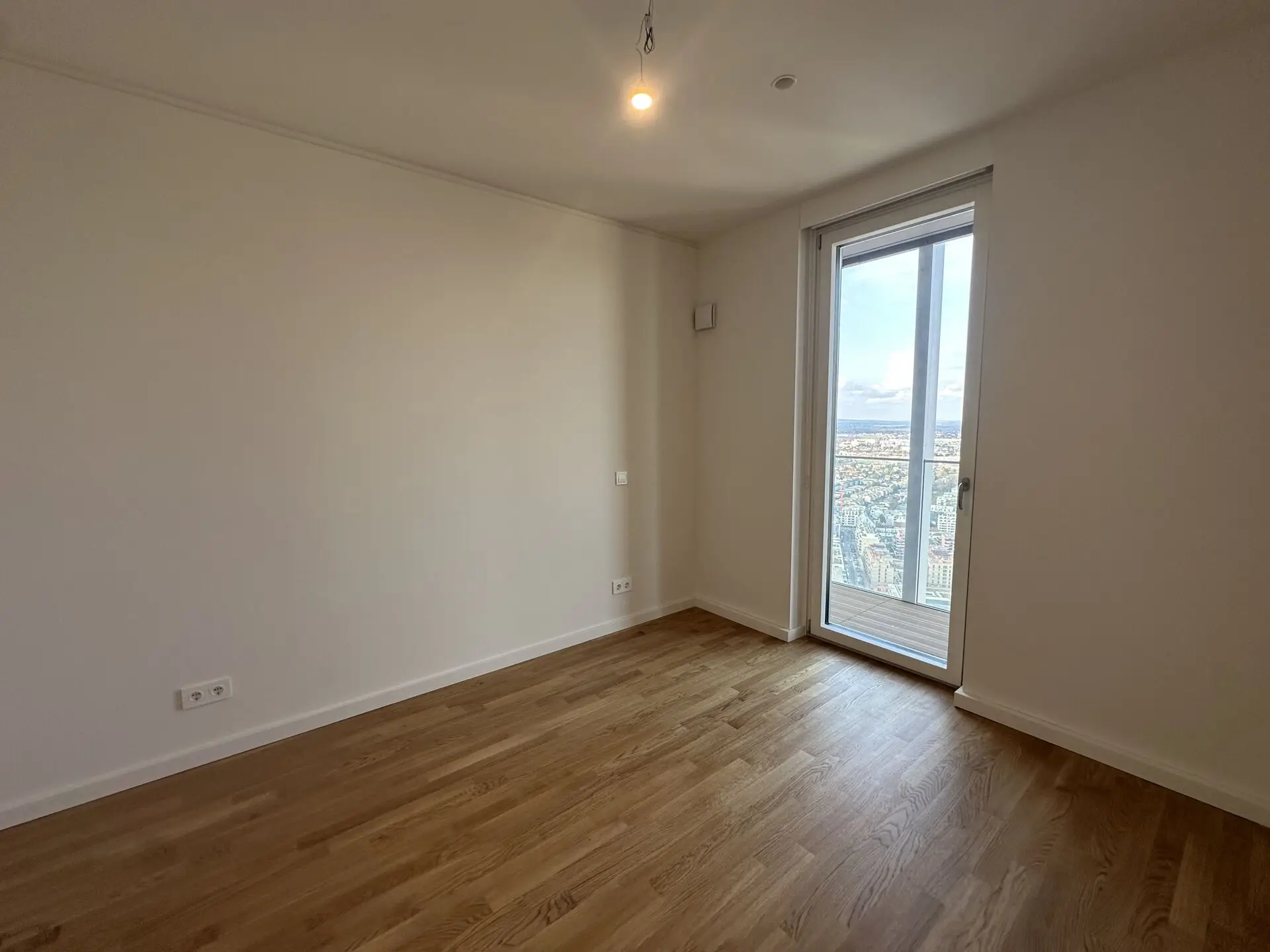 20260312_145810233_iOS