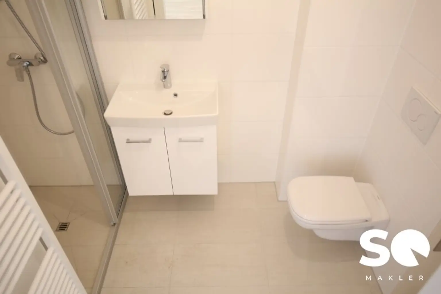 # SQ - TOP INVESTMENT - NEUBAUWOHNUNG - 2 ZIMMER im EG MIT LOGGIA - BEFRISTET VERMIETET BIS 28.02.2026 - TOP 22 - NETTO RENDITE ca. 3,5%