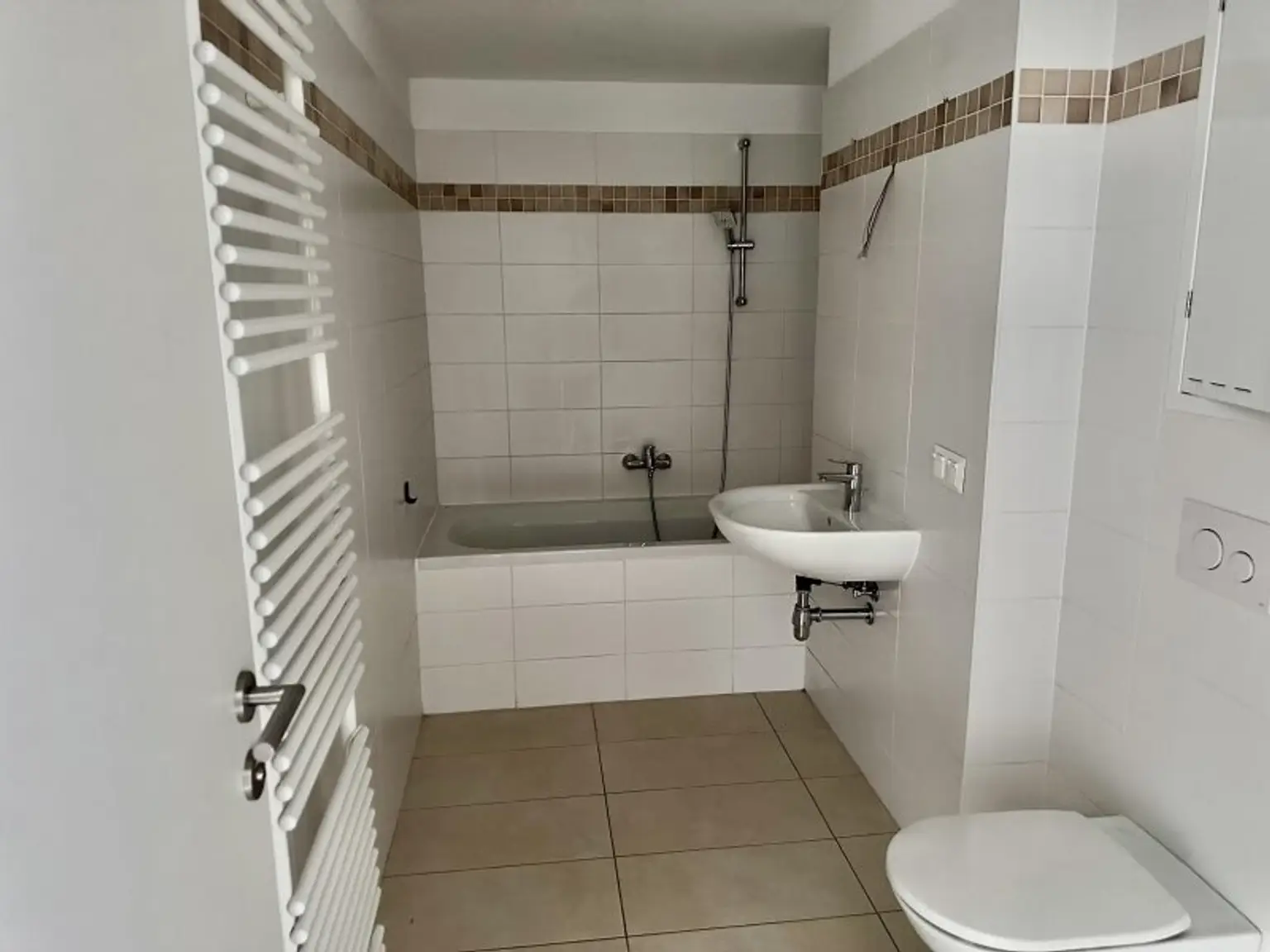 Anlegerwohnung in TOP-Neubau (BJ 2017) mit Tiefgaragenoption – BESTANDSFREI