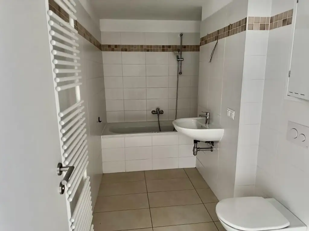 Anlegerwohnung in TOP-Neubau (BJ 2017) mit Tiefgaragenoption – BESTANDSFREI