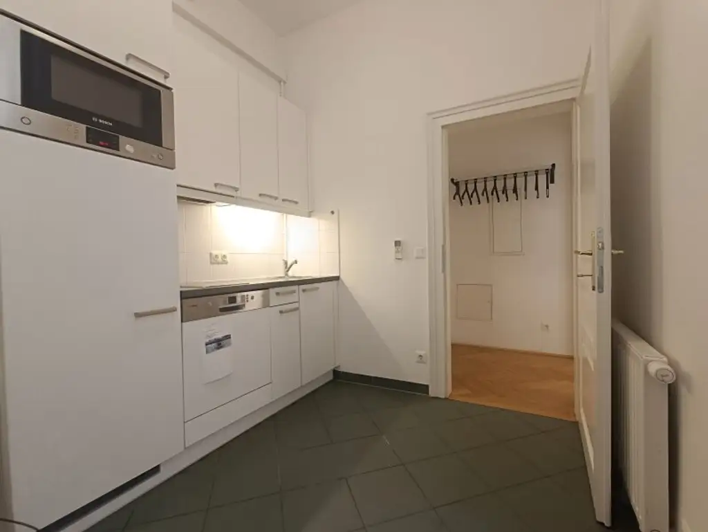 Büro oder Praxis in Bestlage gesucht? Großzügige 193 m² im 1. Bezirk! Jahrhundertwendehaus mit Fernwärme & Lift, Nähe U2 Schottenring!
