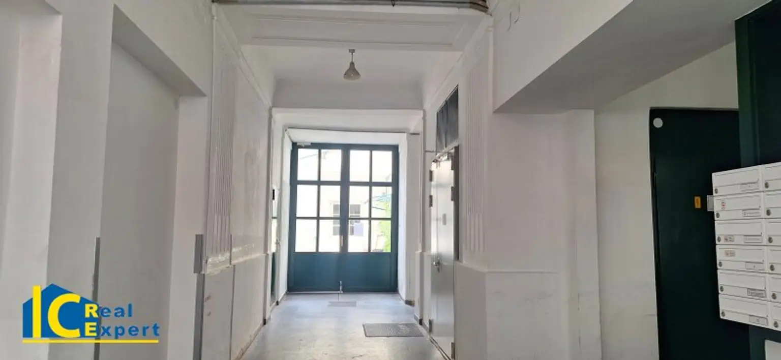 Großzügige Stadtwohnung im Biedermeierhaus, –schön, gepflegt und mit Garage!
