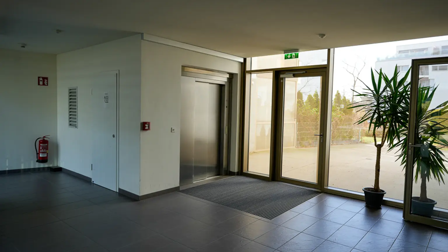 Exklusive 3-Zimmer-Wohnung mit Loggia, Garage & Top-Infrastruktur im 12. Bezirk