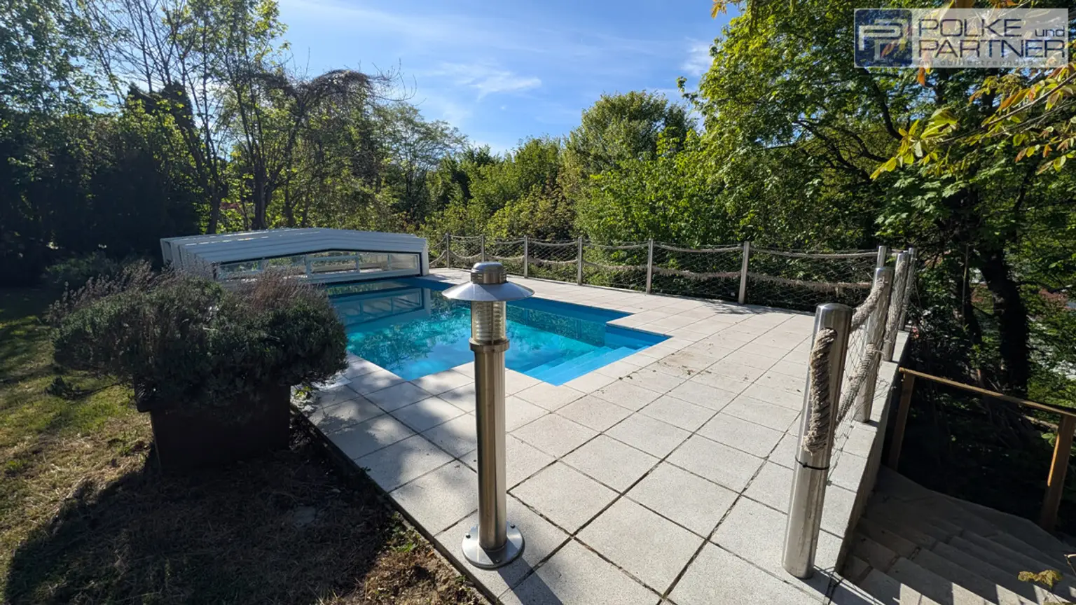 Pool 8m x 5 m mit Abdeckung