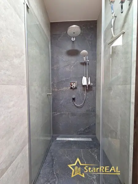 Badezimmer 2 OBERGESCHOSS