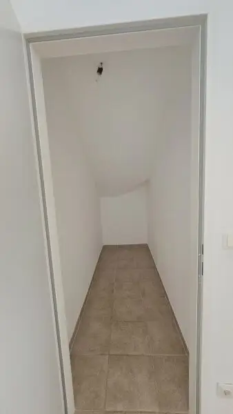 Schöne 4 Zimmer Wohnung mit Terrasse. Nähe Mariahilfer Straße